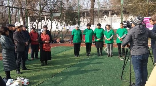 Футбол среди женщин под девизом "Здоровая мама здоровая семья". Ноокенский район Жалал-Абадская область.